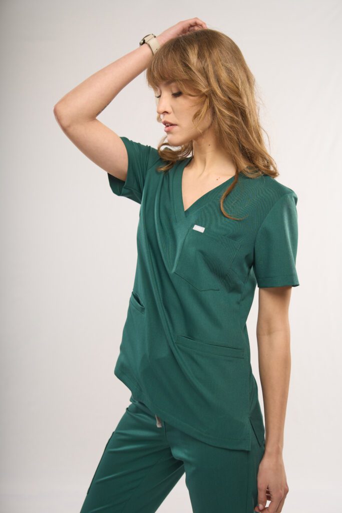 Cayen - Women's medical sweatshirt in Dark Green