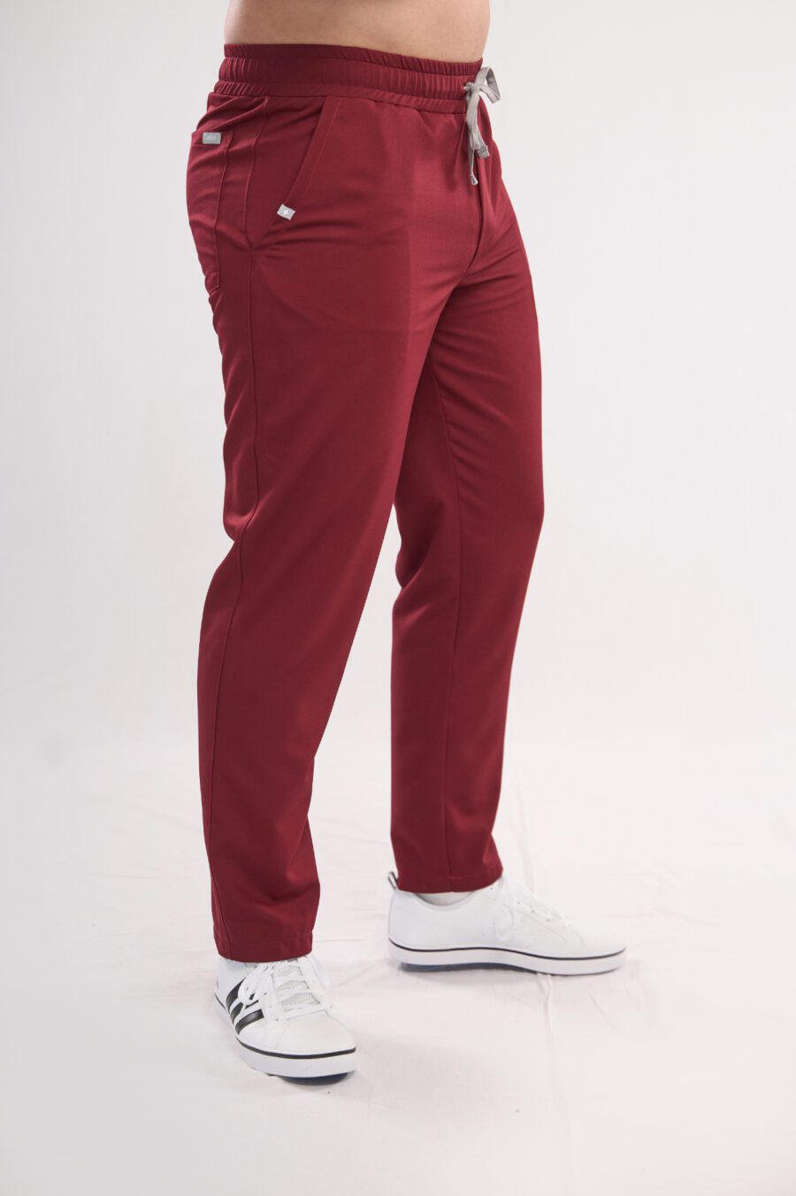 męskie spodnie medyczne slim fit wiśniowe dark cherry profil